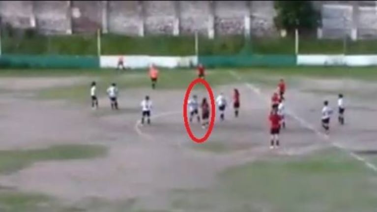 El momento de la agresión quedó registrado en un video.