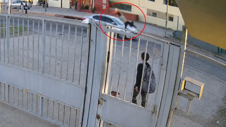 El momento del accidente sobre avenida Juan B. Justo.