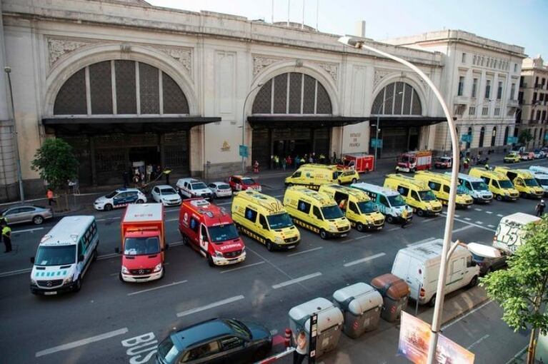 El momento del choque de un tren en Barcelona