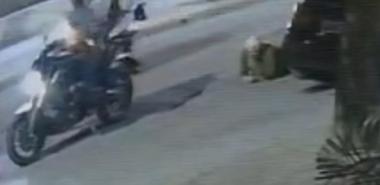 El momento del robo en barrio Yofre.