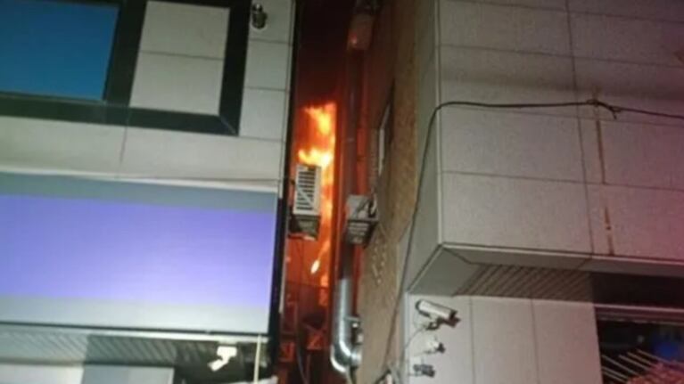 El momento en el que el edificio ardía en llamas.