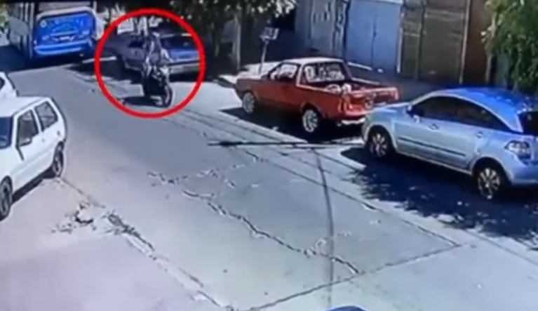 El momento en el que los delincuentes dispararon y mataron a una pasajera.