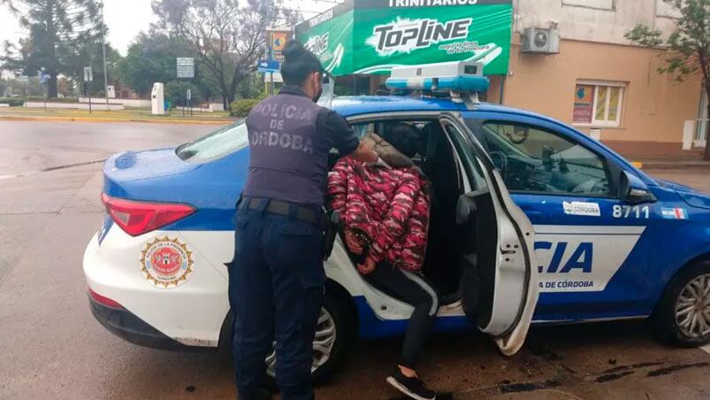 El momento en que arrestaron a la acusada del robo brutal. / Foto: Villa María Ya!