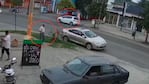 El momento en que los ladrones inhibieron la alarma del auto.