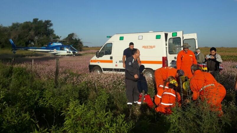 El momento en que rescataron al hombre. / Foto: Policía de Córdoba