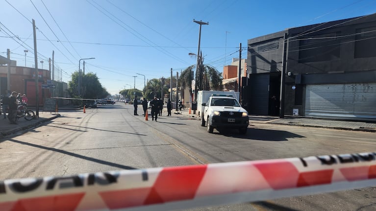 El motociclista falleció a pesar de las tareas de reanimación. Foto: Julieta Pelayo / ElDoce.