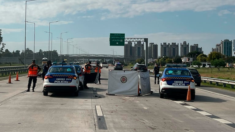 El motociclista murió en el acto. Foto: Mateo Lago / El Doce.