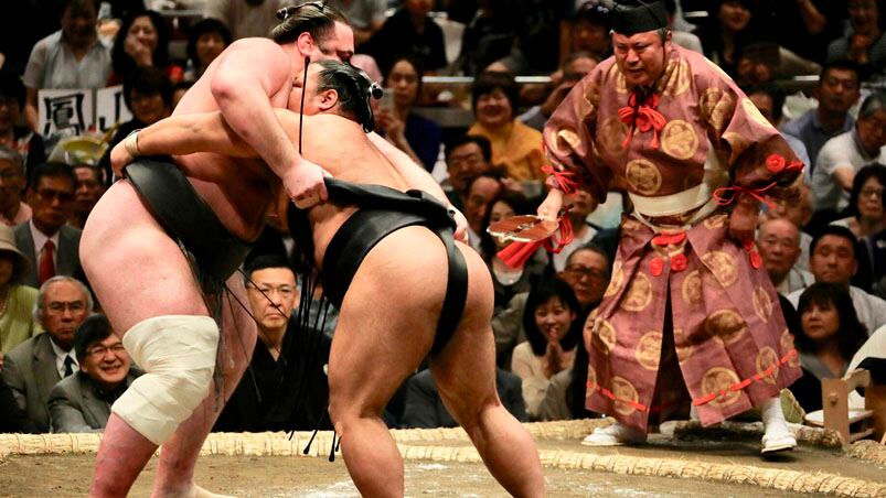 El mundo del deporte japonés está de luto tras el triste fallecimiento de un joven luchador.