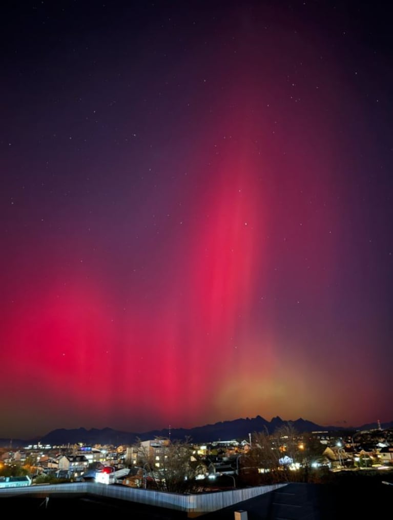 El mundo se rinde ante la belleza de las Auroras Australes que aparecieron en Tierra del Fuego. (Foto: Twitter/maps_black)