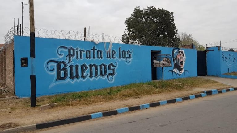 El mural de Belgrano en la casa donde vivía Rodrigo Bueno