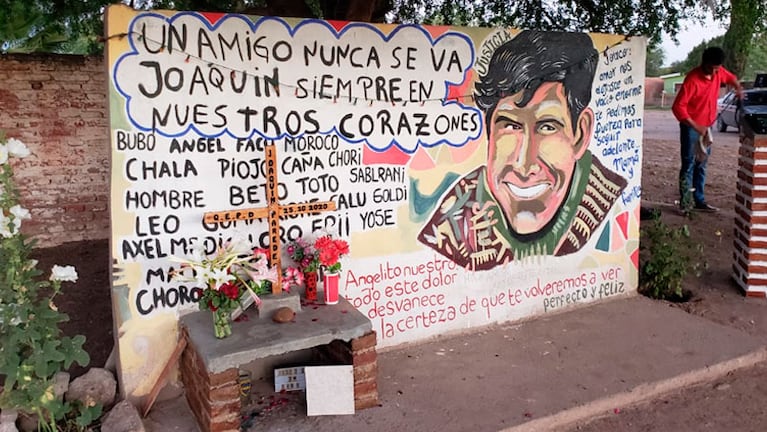 El mural que pintaron en homenaje a Joaquín Paredes. Foto: Néstor Ghino/ElDoce.tv