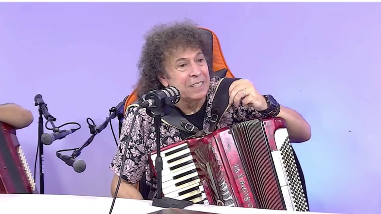 El músico pasó por el programa Cuarteteando con La Negra y habló del origen de la canción "Por portación de rostro".