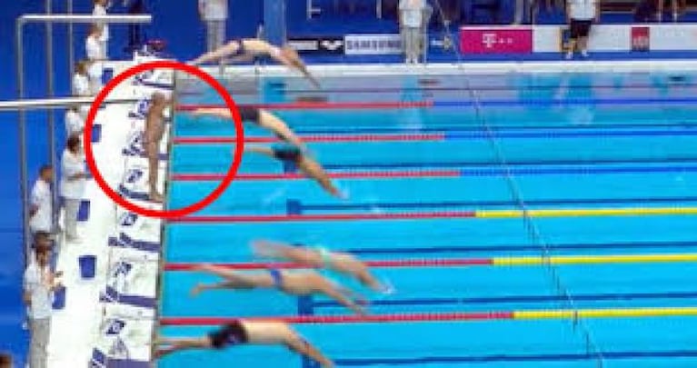 El nadador español que emocionó con su minuto de silencio 