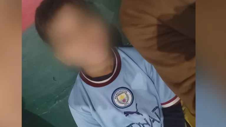 El nene baleado tiene 7 años y esperaba el colectivo con su papá.