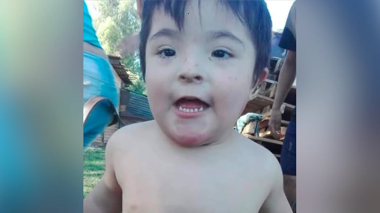 El nene tenía 8 años y estaba durmiendo con su mamá.
