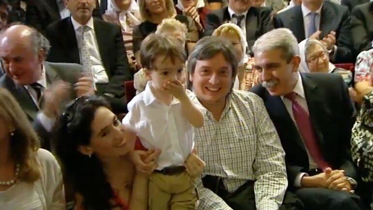 El nieto, el hijo y la nuera de Cristina en primera fila.