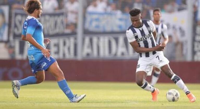 El nigeriano Okiki debutaría como titular en Talleres