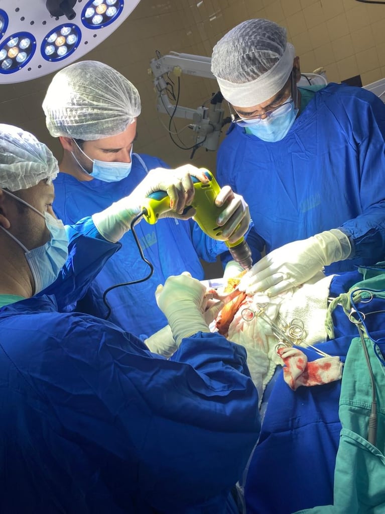 El niño de 13 años fue operado en el Hospital Infantil Municipal.