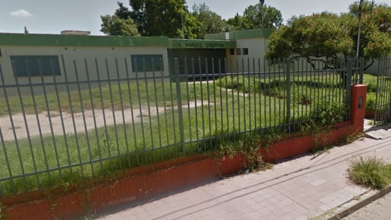 El niño fue sorprendido mientras robaba en el Ipem Amadeo Sabatini de barrio Yapeyú.