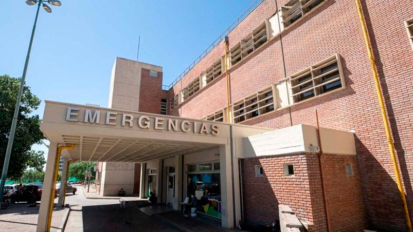 El niño lucha por su vida en el Hospital de Niños.