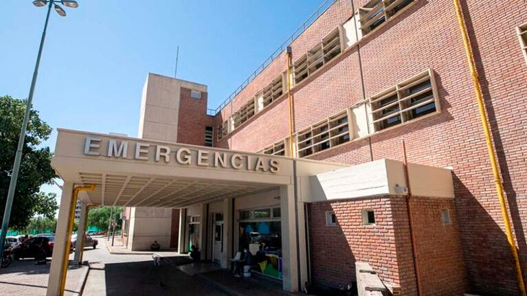 El niño lucha por su vida en el Hospital de Niños.