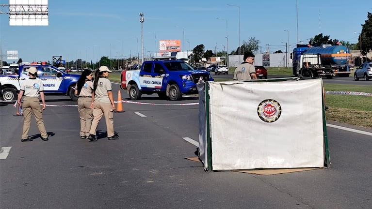 El niño murió cuando intentaba cruzar la avenida Circunvalación. Foto: Gastón Cossutta / El Doce.