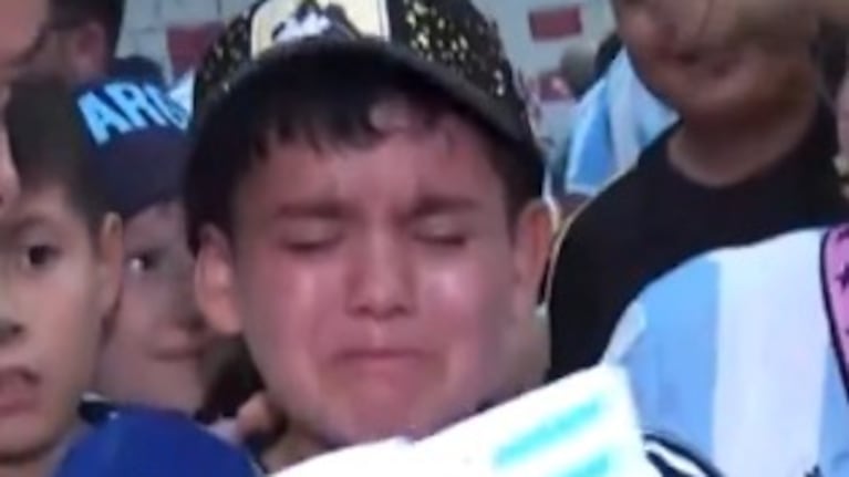 El niño no pudo contener las lágrimas al hablar del Cuti.