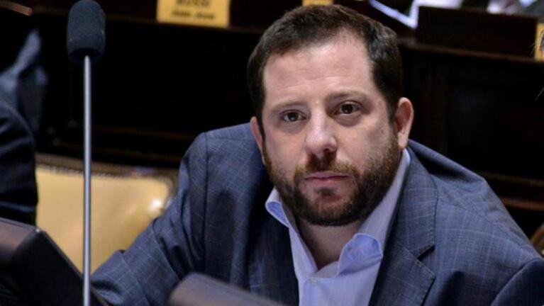 El novio de Xipolitakis ya no conduce el bloque kirchnerista 