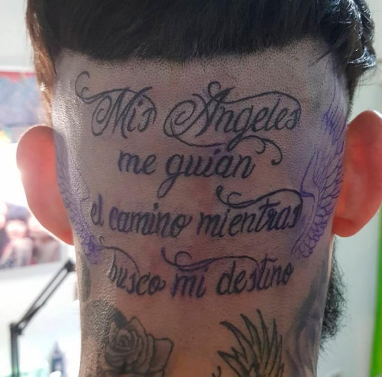 El nuevo tatuaje de Ulises en una de sus piernas