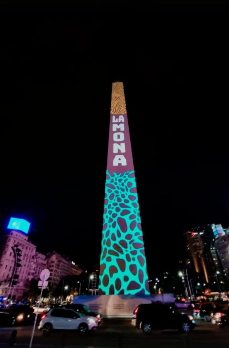 El Obelisco fue intervenido con un mapping en honor a La Mona Jiménez