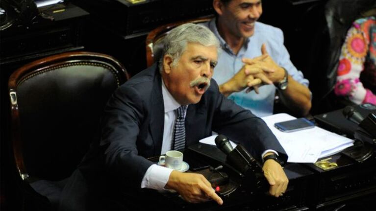 El oficialismo busca que Julio De Vido no siga en el Congreso.