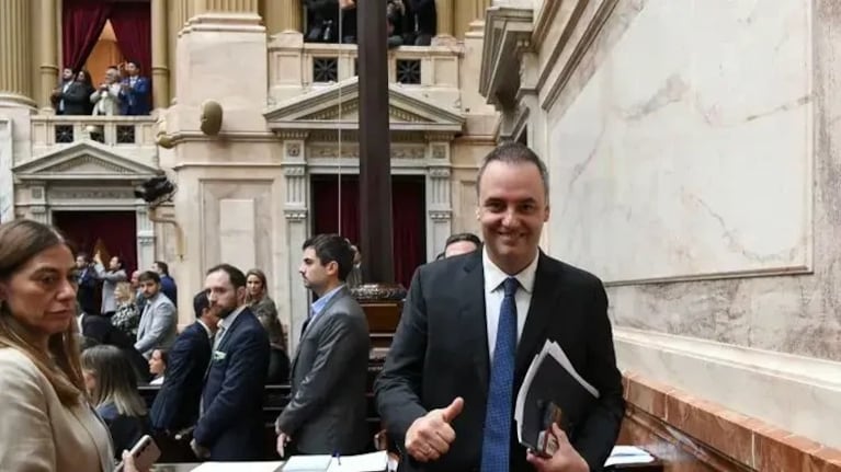 El oficialismo dejó caer la sesión del Senado para no tratar el caso Adorni.