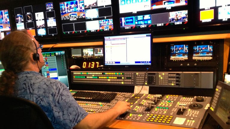 El operador de la BBC se confundió y manó al aire un video porno.