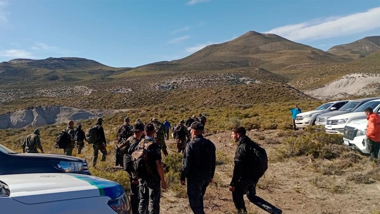 El operativo de búsqueda en Chubut. Foto: Clarín.
