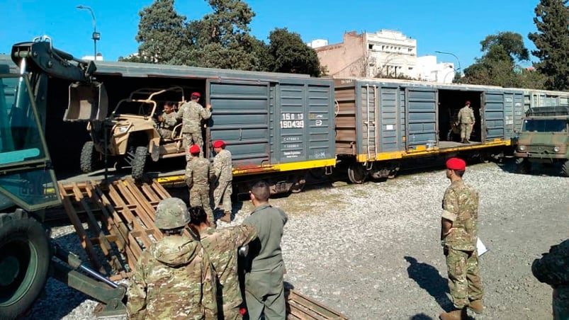 El operativo de carga de vehículos y material bélico realizará ejercicios en el noroeste del país. 