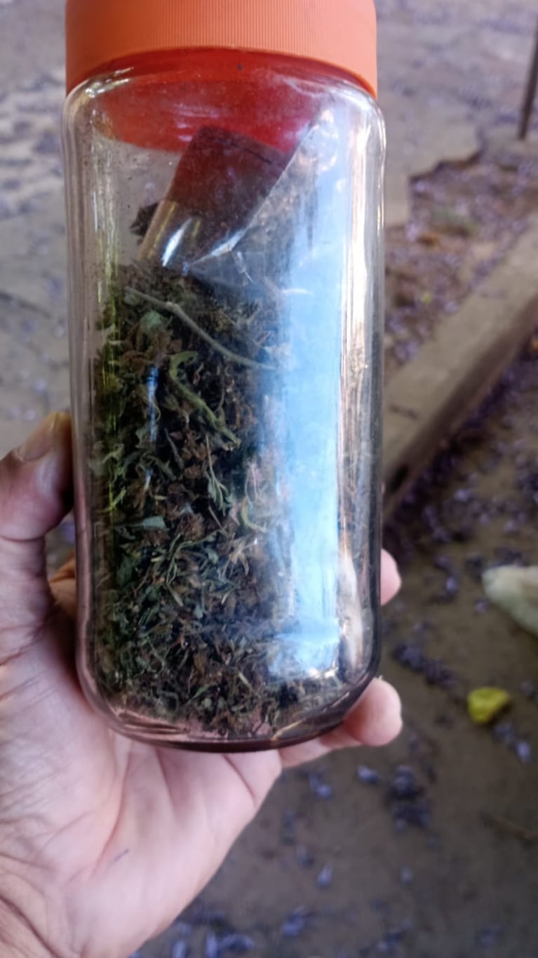 El operativo dejó tres detenidos.