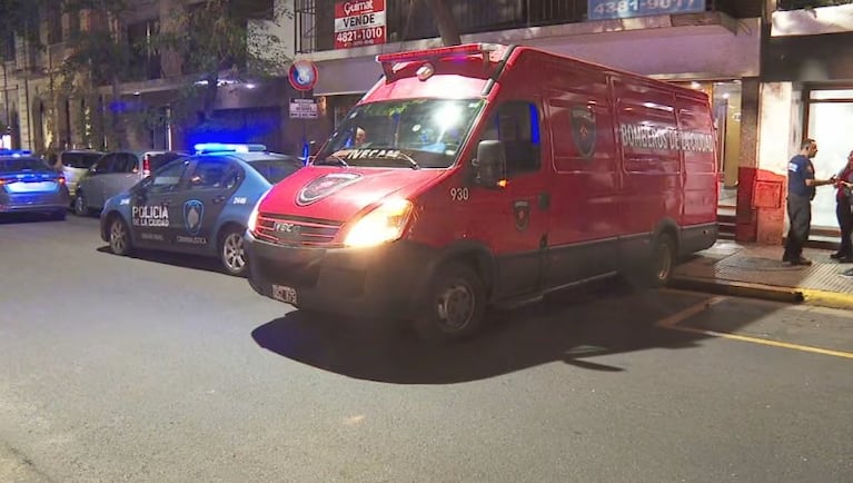 El operativo frente al departamento de barrio Monserrat. 