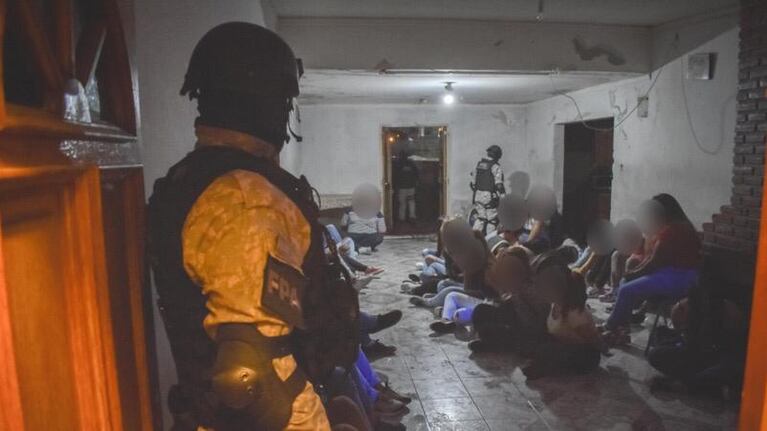 El operativo se realizó en tres domicilios de la calle Manuel Alberti.