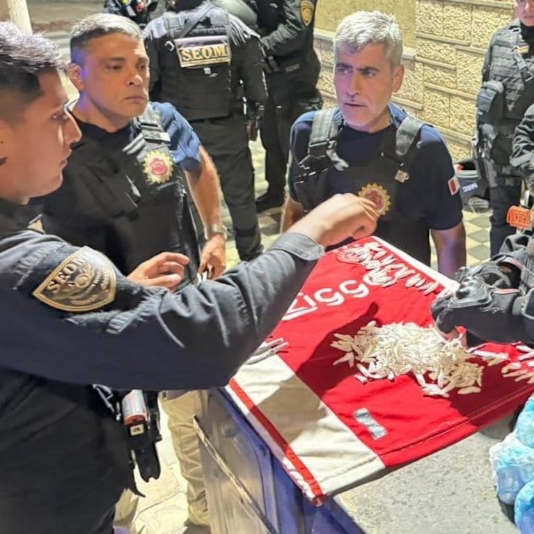 El operativo terminó con secuestro de envoltorios con droga.