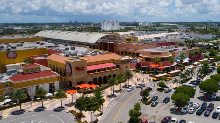 El outlet Dolphin Mall es uno de los más concurridos de la ciudad de Florida.