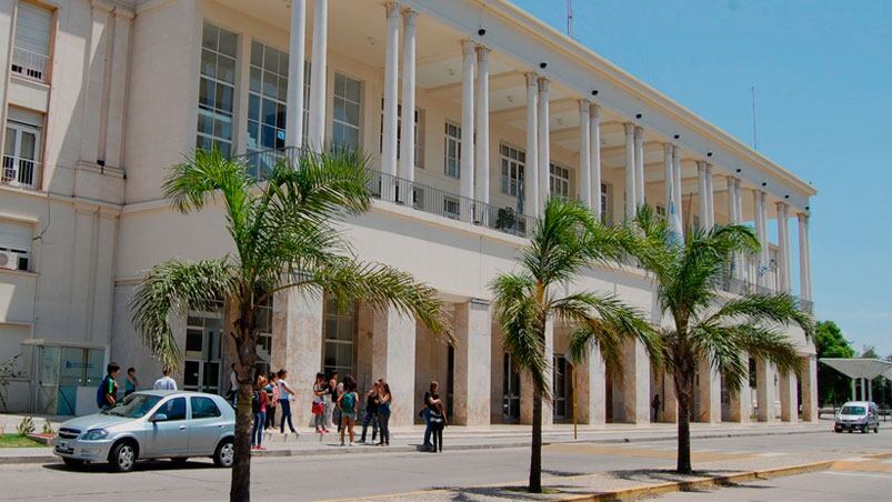 El Pabellón Argentina, emblema de la universidad. 