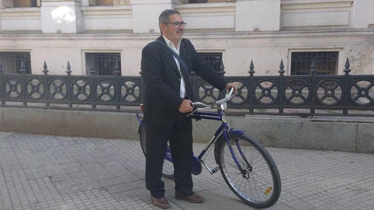 El padre de Anahí Bulnes, quebrado: "Salgo todos los días en bici a buscarla"