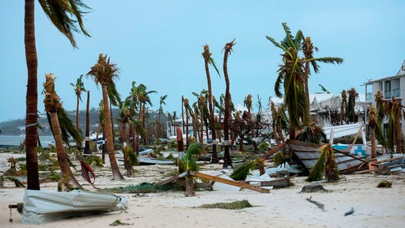 El paisaje desolado tras el paso del huracán Irma en el Caribe.