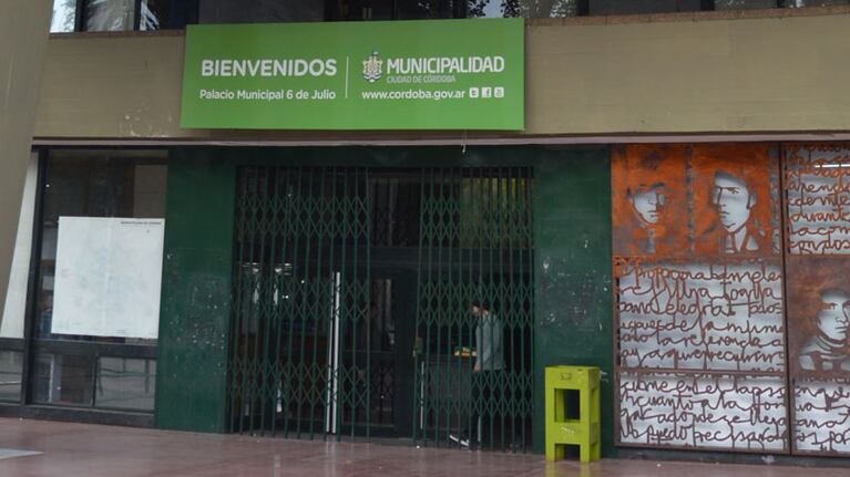 El Palacio 6 de Julio sin atención, la postal del conflicto que duró un mes y medio.