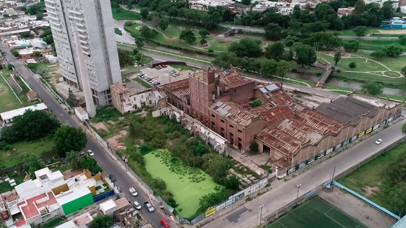 El pantano quedó a la vista de todos.