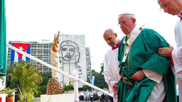 El Papa convocó a una multitud en la Plaza de la Revolución.