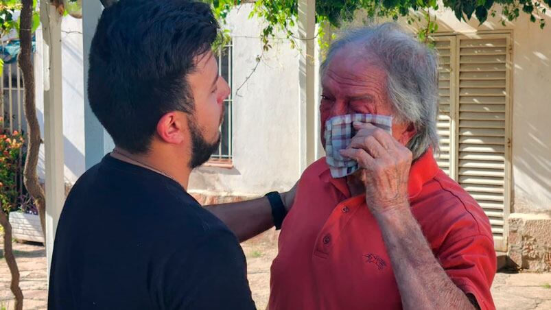 El papá del taxista asesinado, destrozado por la muerte de su hijo.