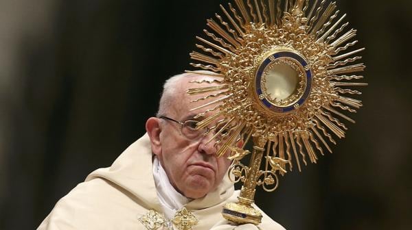 El Papa dio la última misa del 2016. Fotos: Reuters.