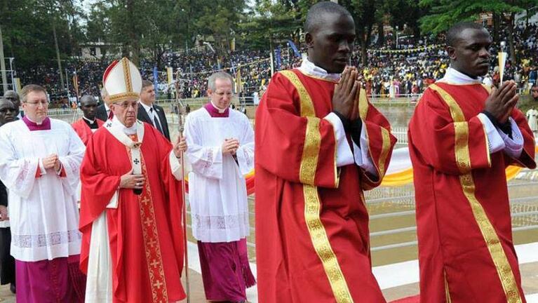 El Papa en Uganda, en la segunda escala de su primera gira por África. Foto: Reuters