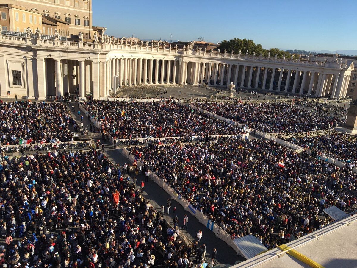 El Papa Francisco encabezó al ceremonia donde declaró santo al Cura Brochero.